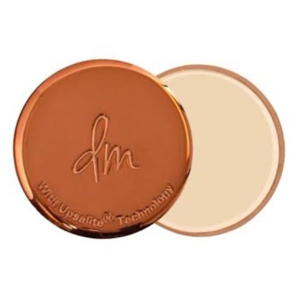 Danessa Myricks Yummy Skin Blurring Balm
Powder